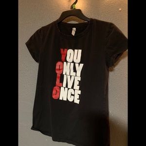 black yolo print t-shirt